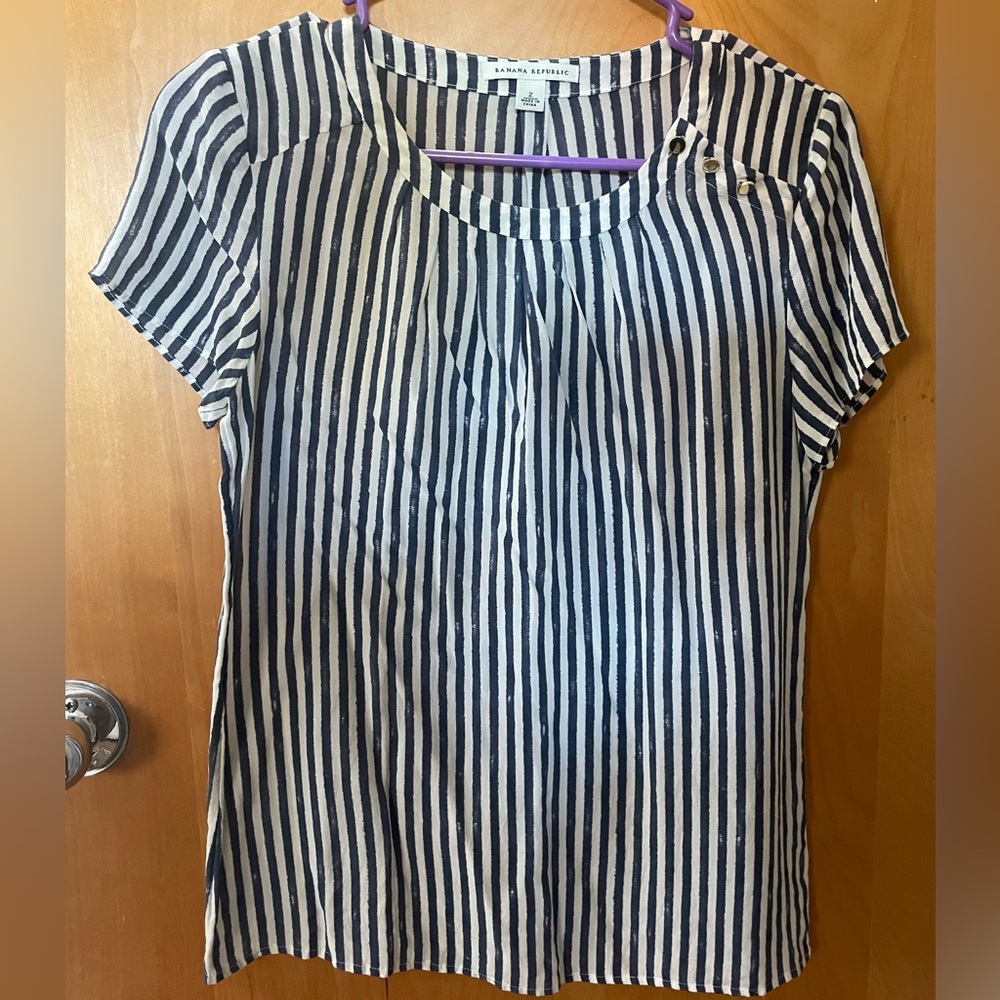 Simple and chic striped silk shirt